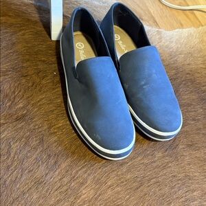 Bella Vita nubuck suede loafers with a navy and white soul. Size 9